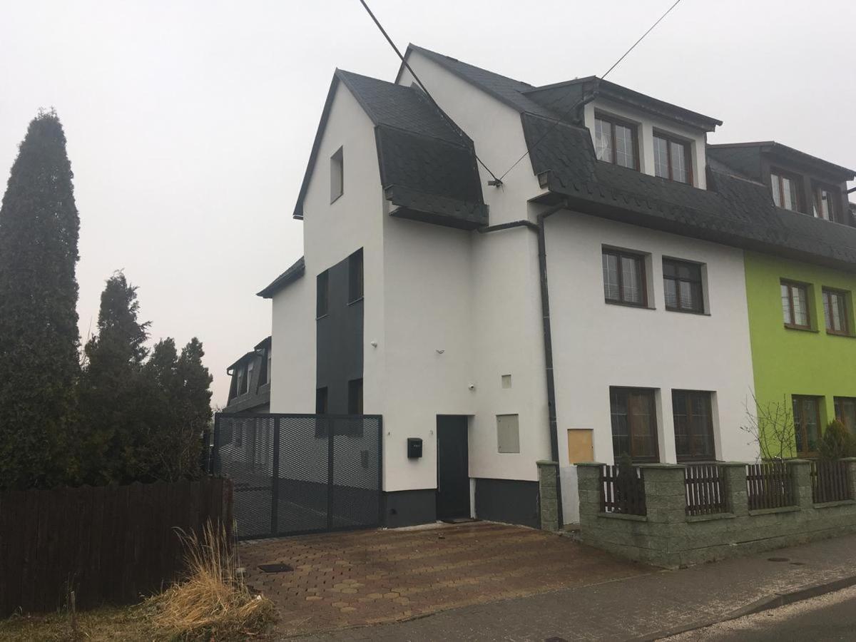 Apartment Dubnica Prejta 3 Dubnica nad Váhom Εξωτερικό φωτογραφία