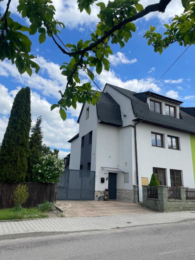 Apartment Dubnica Prejta 3 Dubnica nad Váhom Εξωτερικό φωτογραφία